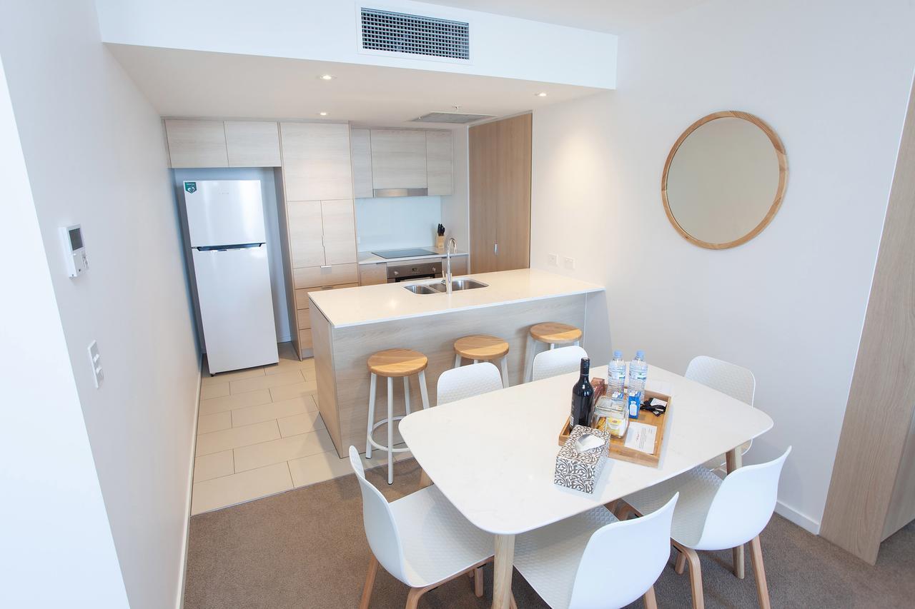 High Floor Ocean View Suites Broadbeach Gold Coast Exterior foto